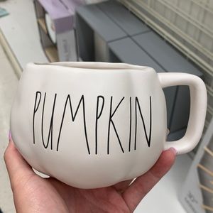 SOLD💖Rae dunn halloween mug